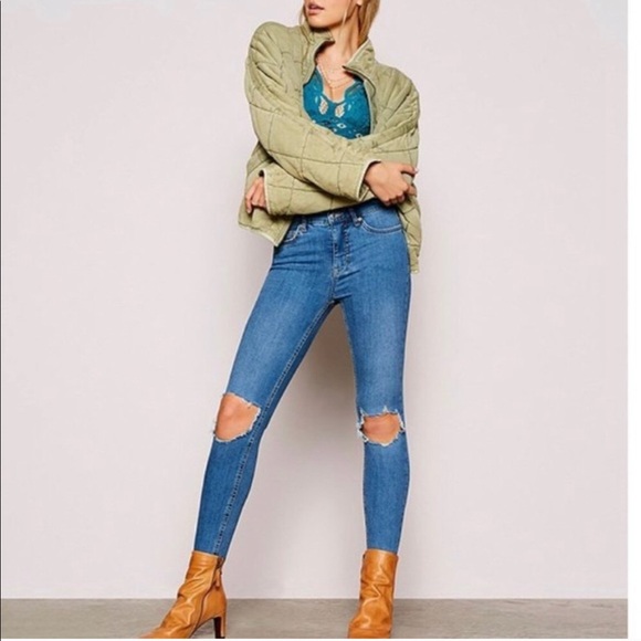 Free People Denim - Free People High-Rise Skinny Jeans with Busted Knee, Blue Size 25 New w/Tag